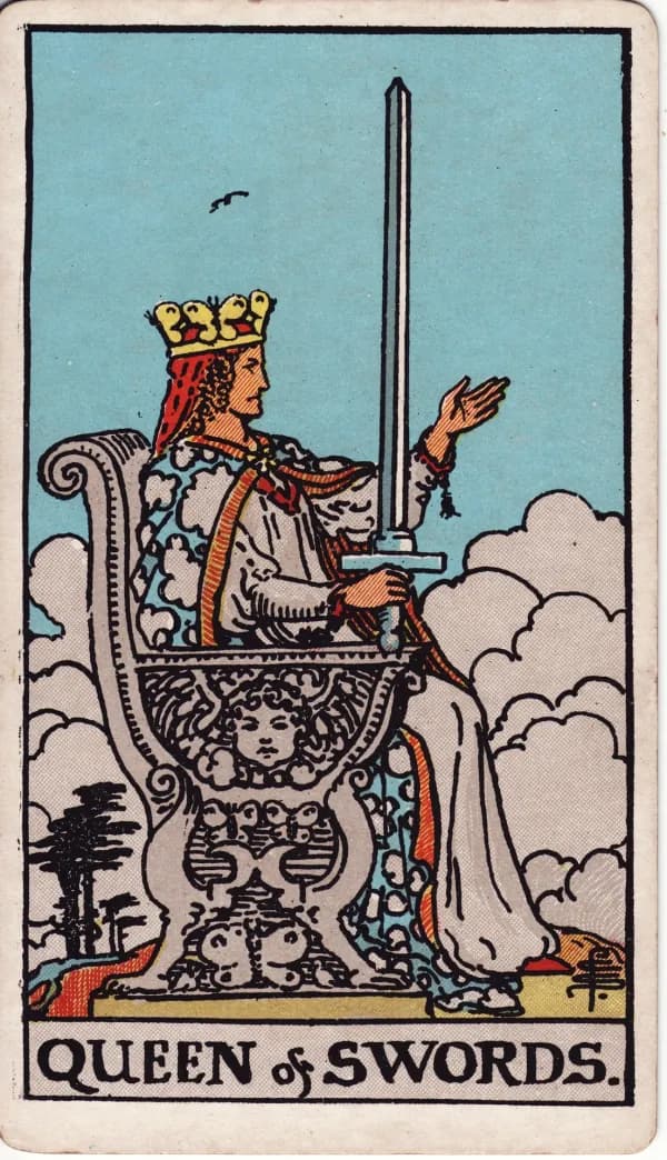 Carta Rainha de Espadas do tarot